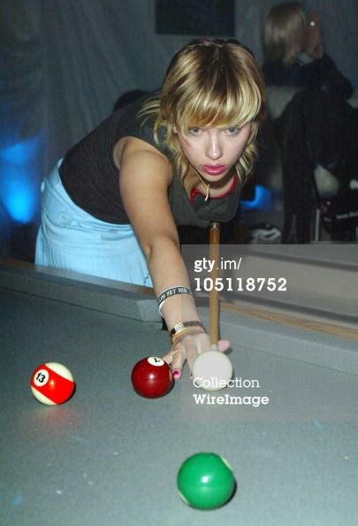 Pagespublic figurebloggermovies and celebs‧videosscarlett johansson pool scene. Scarlett playing pool (2003) : ScarlettJohansson