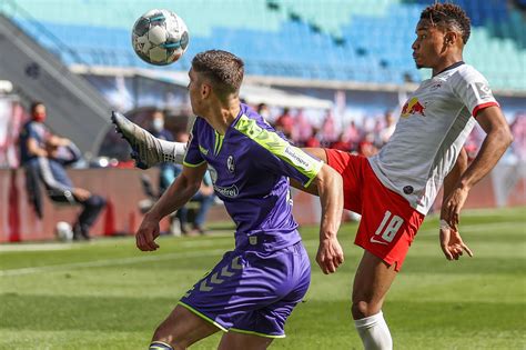 Roland sallai pes 2021 stats. Sallai Roland: A legfurcsább az volt, hogy maszkban ültek ...