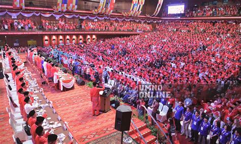 .umno baru in poer# d# ma$ays ant syariah $a both young an& o$& ma$ays are sai& to be oppose& to syariah $a, hich is a bogey that umno baru uses to ma2imum e%%ect to create %ear. Umno-Baru's struggle. What struggle?