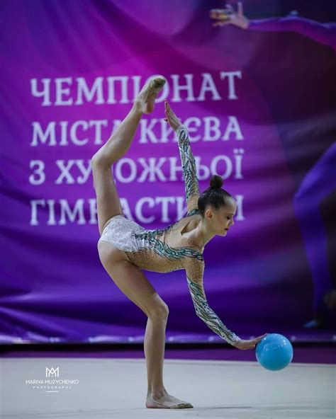 Pin by Ruslana Konova on художественная гимнастика Disney characters