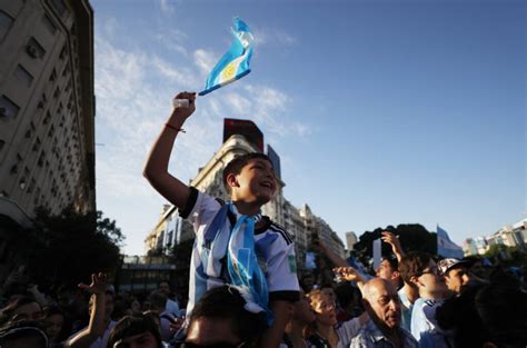 Thousands Flood Buenos Aires Streets As Argentina Reach World Cup Final Selangor Journal