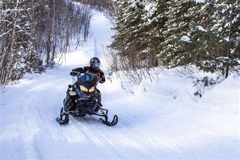 Snowmobiling Ontario Picking Favourites — Lortz Photo