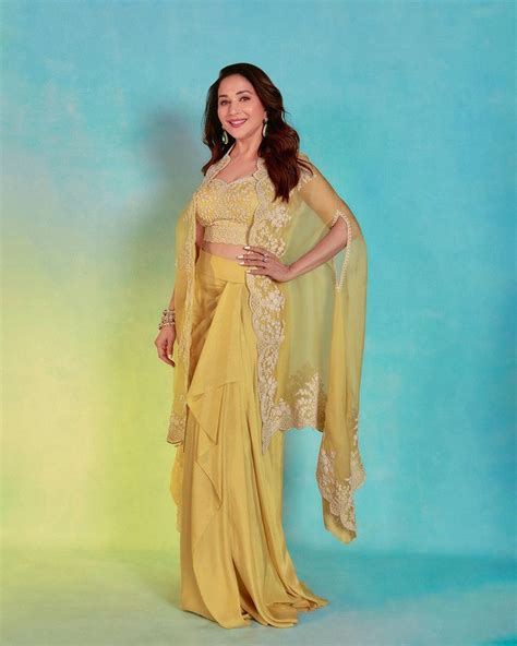 madhuri dixit height weight body measurements