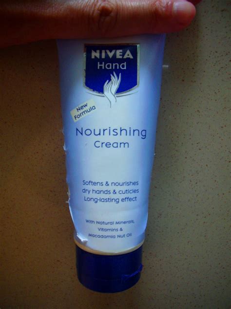 Its innovative formula contains caring hydrowaxes that melt into the skin delivering intensive moisture, without leaving greasy residues on the surface. Sleepy Beauty : Nivea Hand Nourishing Cream