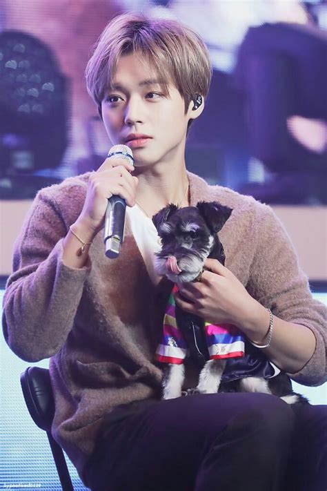 He is known for his participation in the reality competition show produce 101 season 2, where he finished in second. Park Jihoon & Max Cr: to owner | Diễn viên, Hình ảnh và Parks
