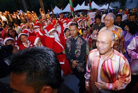 Walaupun beberapa pandangan memang mirip, membangun hubungan dengan tuhan merupakan perjalanan yang harus ditempuh seorang individu sendiri. Toleransi Beragama Dalam Masyarakat di Malaysia: Pengajian ...