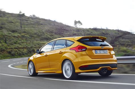 It's a little bouncier than i'd like on the expressway, but. 2015 Ford Focus 2.0 TDCi 185 ST review review | Autocar