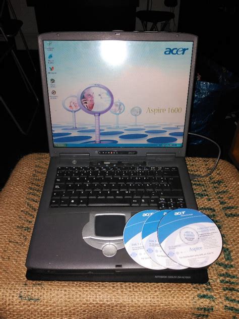 Retro Laptop Acer Aspire 1600 Series With Cd Rom And Floppy Disk