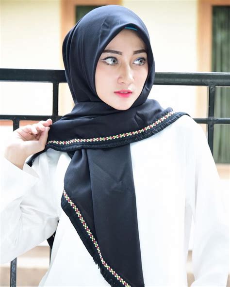 Pin Di Area Hijabi