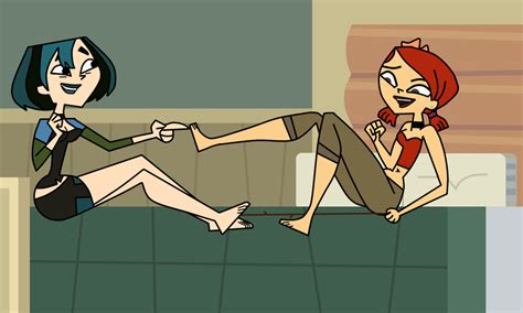 Gwen And Zoey Tickling Each Others Feet By TDGirlsFanForever On DeviantArt