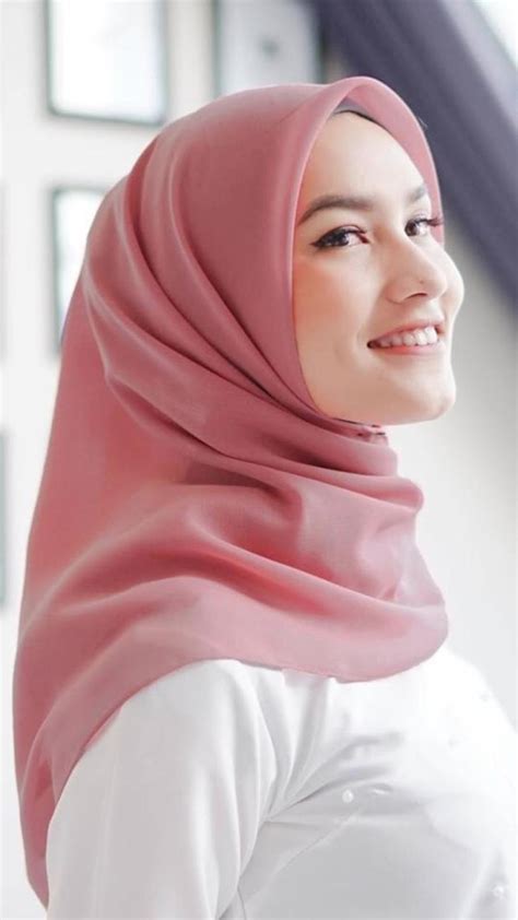 Wallpaper Hd Cewek Igo Hijab Cantik Dan Manis Untuk Hp Dzargon