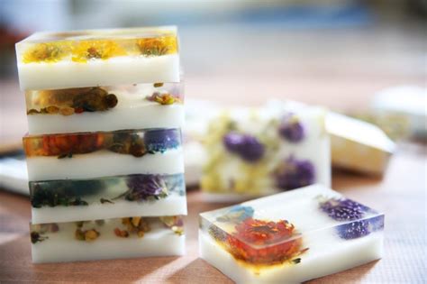 How To Make Pressed Flower Soap Flower Soap Homemade Soap Recipes