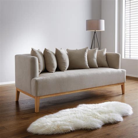 Durch seine ungewöhnliche maße bietet dieses sofa ein besonderes #sitzerlebnis. Sofa in Beige online bestellen