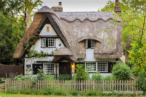 9 Favorite Cute And Quaint Country Cottages