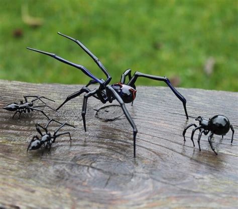 Unusual Creativity Glass Spiders 16 Pics