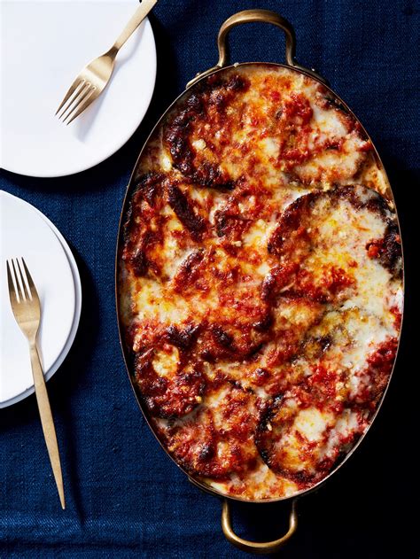 Lunch came with the fresh salad and breadsticks. Eggplant Parmigiana in 2020 | Recipes, Eggplant recipes, Food