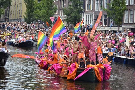canal parade amsterdam viert vandaag 25 jarig jubileum bootaanboot nl
