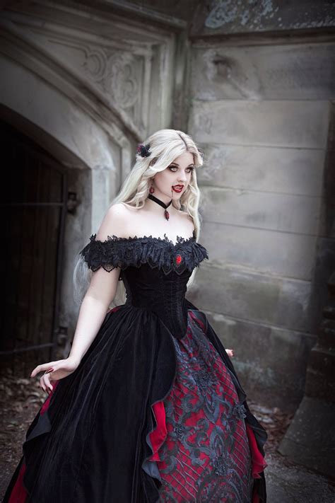 Victorian Vampire Gothic Redblack Velvet Gown Romantic Threads