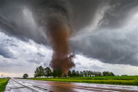 The Photography Of Storm Chaser Mike Hollingshead