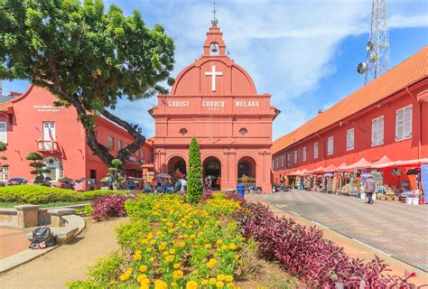 It was built in 1710 on land donated by the dutchman maryber franz amboer. 17 beautiful old churches and cathedrals in Malaysia - ExpatGo