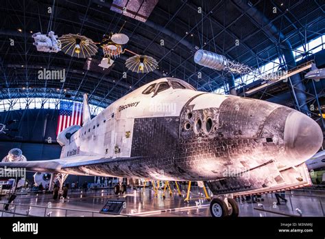 Discovery Space Shuttle Smithsonian Museum Stock Photo Alamy