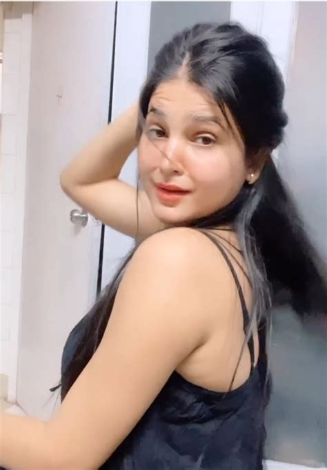 Very Cute Beautiful Bhabhi Very Hot And Sexy
