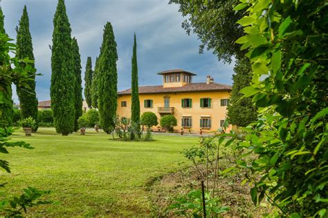 Classic Italian villa for sale near Florence