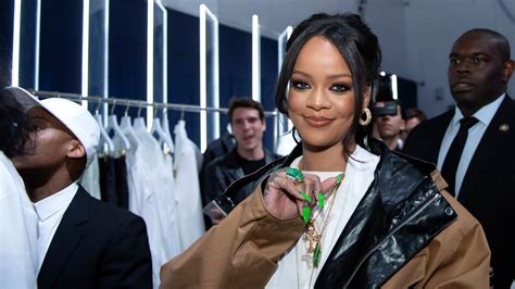 Rihanna Reminds Her Followers She Smells Really Good While Complex