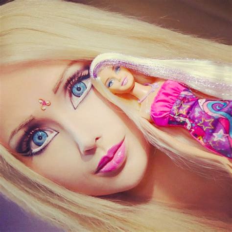 La Barbie Humana Al Fin Posa Sin Maquillaje Y Est Irreconocible