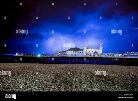 Brighton Pier Uk Night Hi Res Stock Photography And Images Alamy