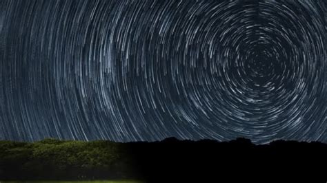 4k Star Trails Stunning Cosmos Polaris North Star At Center As Earth