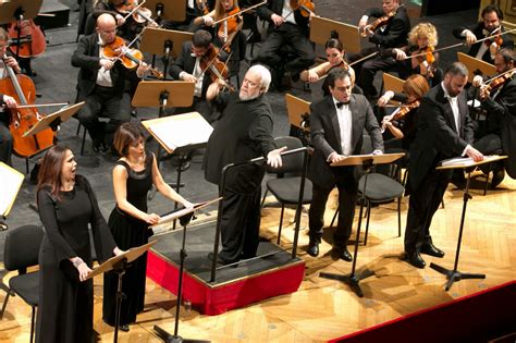 La prima ebbe luogo con successo il 6 febbraio 1813 al teatro la fenice di venezia con adelaide malanotte ed elisabetta manfredini (anche se con il problema dell'indisposizione sia della melanotte che interpretava tancredi, sia della manfredini. MARIA LUISA RUNTI: ALKIMJIE DI PENSIERI ED IMMAGINI: MESSA ...