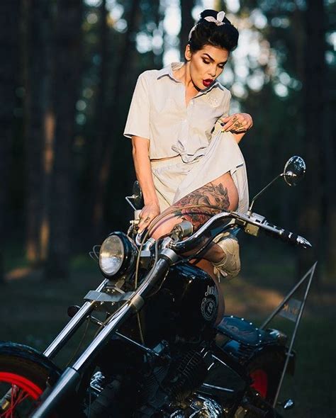 pin de sergo em girls and motorcycles garotas de moto garotas motos