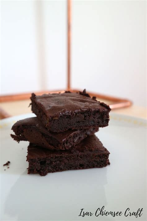 Beim backen mit mandelmehl ist der richtige einsatz entscheidend für ein gutes backergebnis. Saftige Brownies mit Mandelmehl | Kuchen rezepte ohne ...