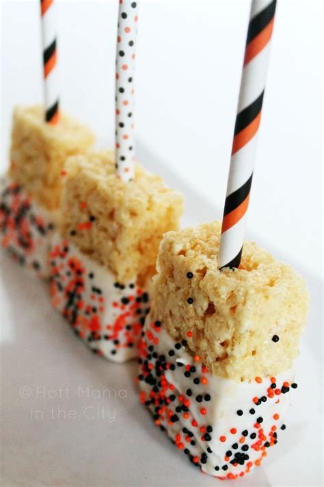Don't forget to decorate with sprinkles before they harden! 10 Halloween Food Halloween Rice Krispie Treats