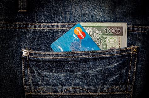Cash Vs Credit Card Pick The Better Option Cloudbanking