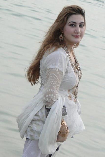 Urooj Mohmand Pictureshot And Sexy Pashto Music Singer Urooj Unseen Pictures Gallery Latest