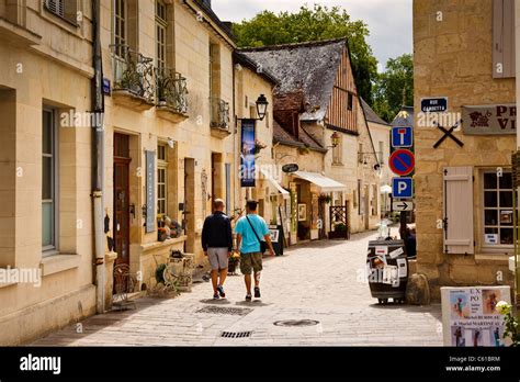 French Village Street Scene Hi Res Stock Photography And Images Alamy