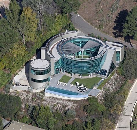 20 Gorgeous Photos Of Million Dollar Mansions That Belong To Successful