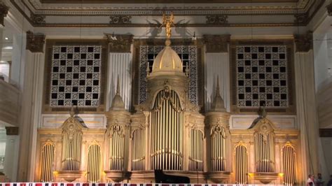 A Fascinating Tour Through The Worlds Largest Operational Pipe Organ