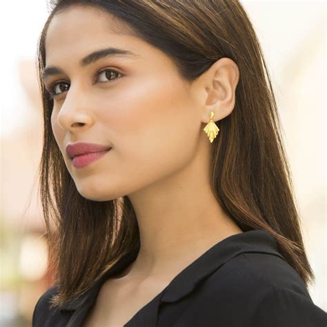 10 Earring Styles For Your Workwear Styletips Melorra