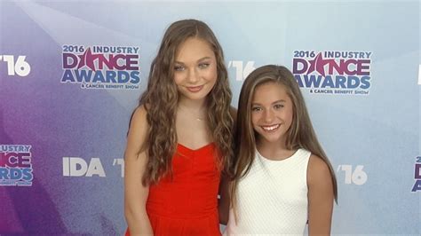Sisters Maddie And Mackenzie Ziegler 2016 Industry Dance Awards Youtube Dance Awards Dance