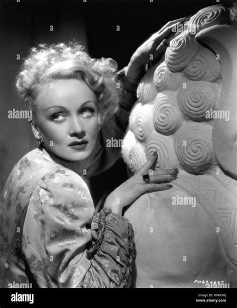 Marlene Dietrich Blue Angel Black And White Stock Photos And Images Alamy