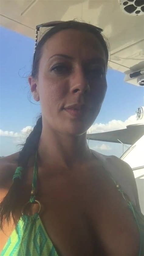 Rachel Starr Flashing On A Public Beach Porn Gif Video Netyda Com
