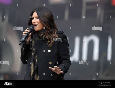 Laura Pausini In Concert Stockfotos Und Bilder Kaufen Alamy
