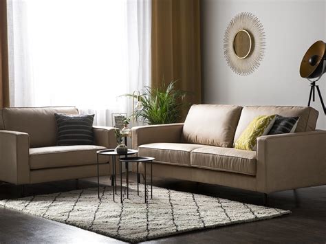 Le canapé en simili (tissu enduit) peut s'avérer être un excellent choix si vous souhaitez bénéficiez style d'un canapé cuir pour un prix plus abordable. Canapé 3 places en simili-cuir beige SAVALEN | Beliani.fr