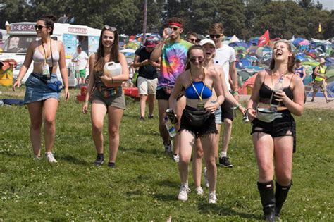 Glastonbury Festival Babes Bask In Weather As Revellers Do Hippy Crack