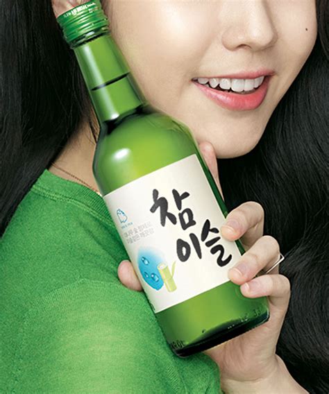 How To Drink Soju Like The Koreans Drinks Korean Soju Korean Food