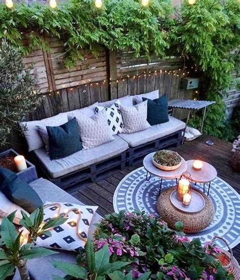 75 Amazing Backyard Patio Seating Area Ideas For Summer In 2020 Patio