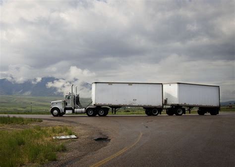 4 Tips For Sharing The Road With Semi Trucks Hensley